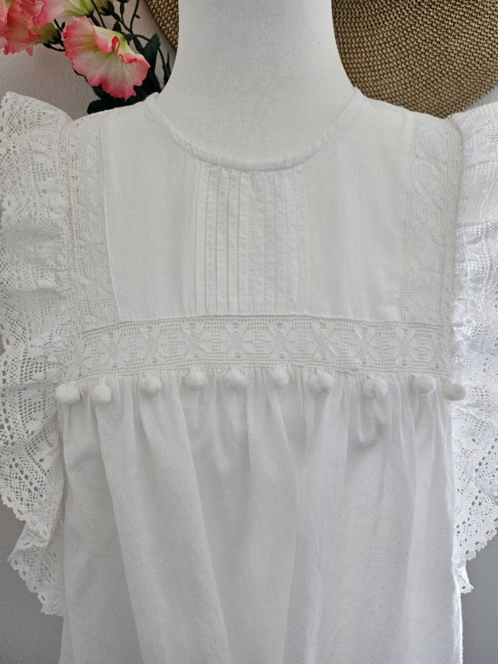 Zara Woman White Lace Ruffle Pom Pom Sleeveless Blouse Medium - Picture 5 of 9